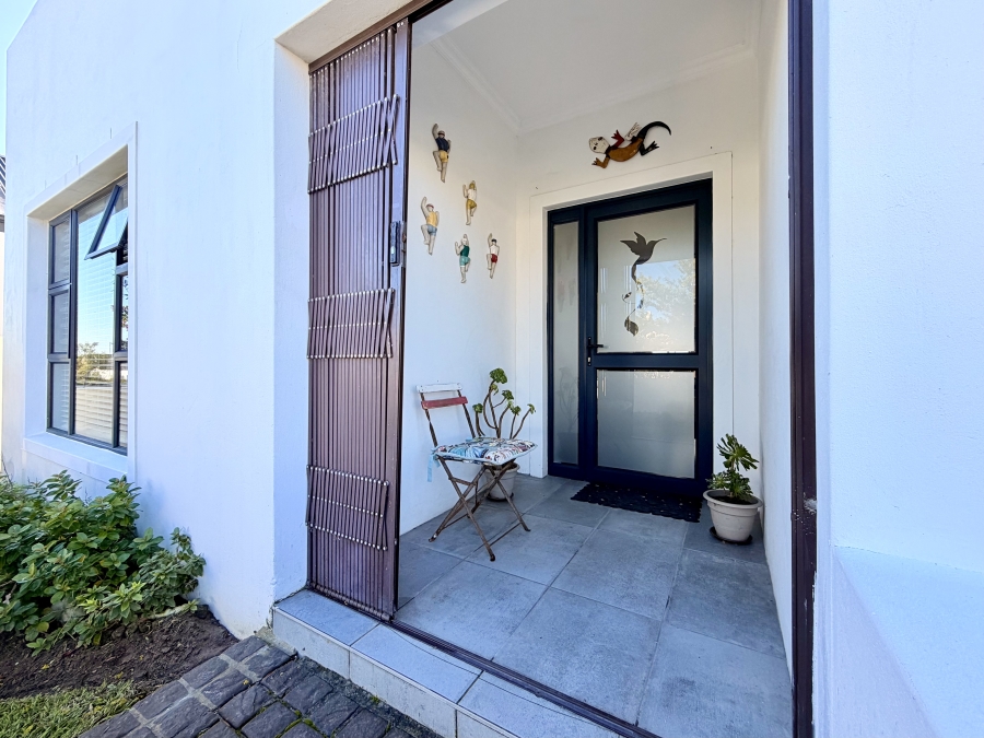 3 Bedroom Property for Sale in Sandbaai Western Cape